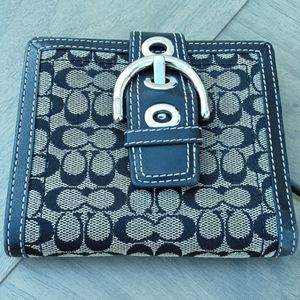 Coach Medium Signature Wallet, EUC